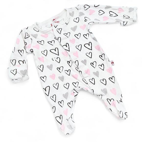 E=mc² Easy Magnetic Close Footed Sleeper Baby Hearts Print Gift Preemie < 5 lbs - Picture 1 of 5